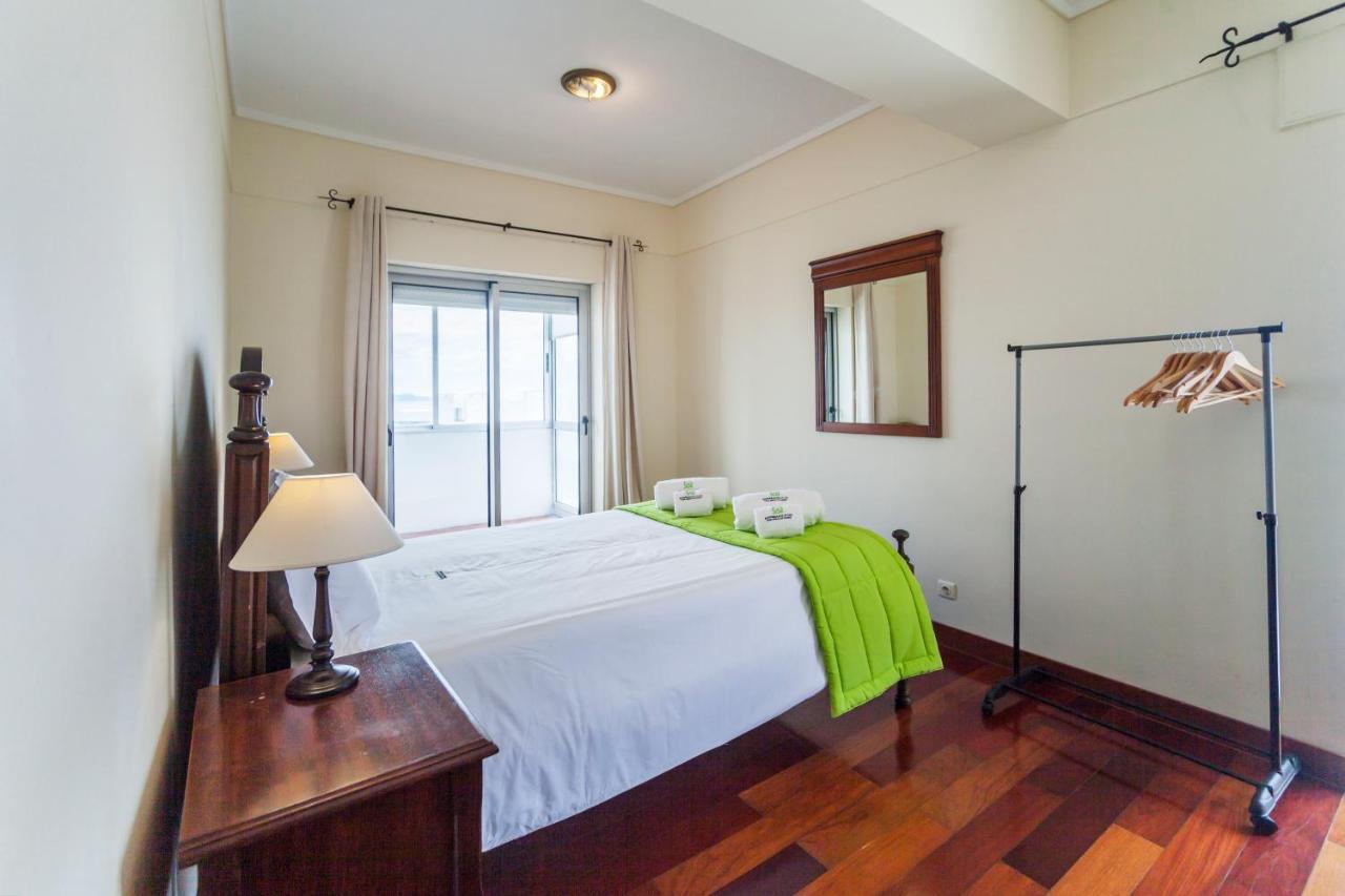 Deluxe Marina Apartment ปอนตาเดลกาดา ภายนอก รูปภาพ