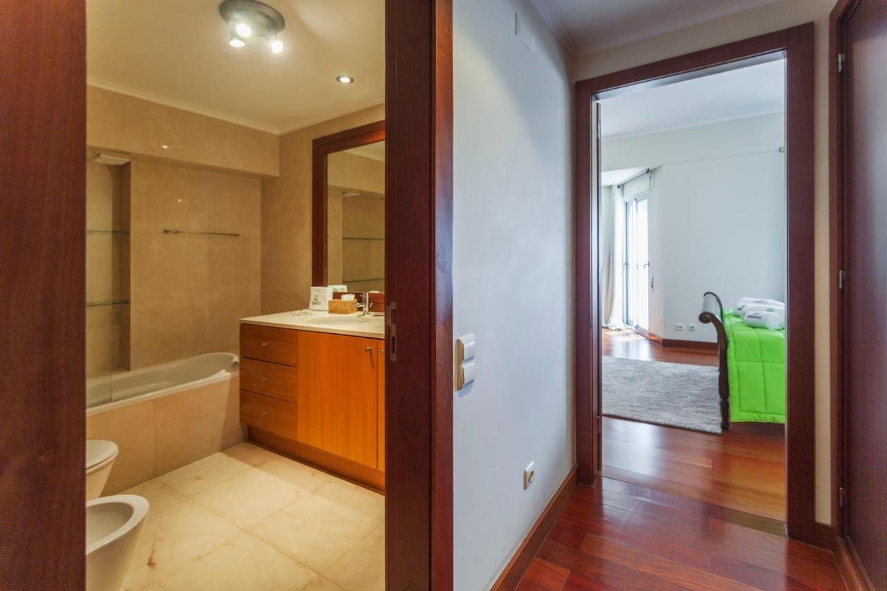 Deluxe Marina Apartment ปอนตาเดลกาดา ภายนอก รูปภาพ