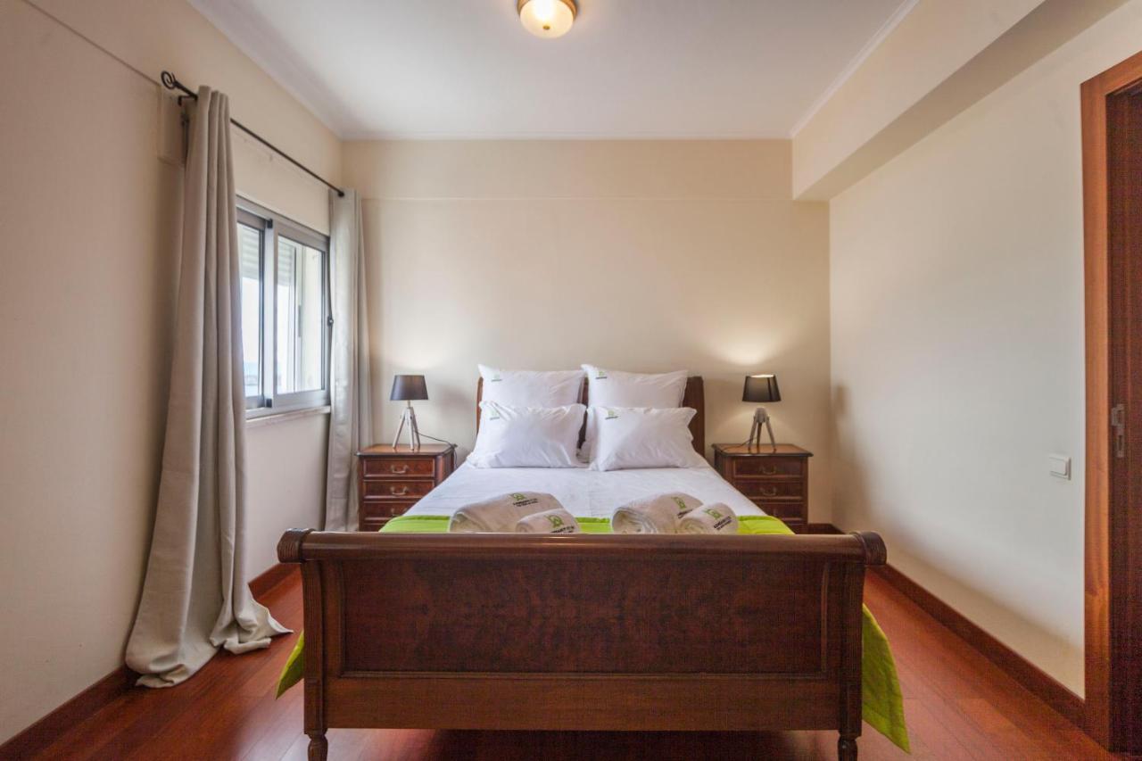 Deluxe Marina Apartment ปอนตาเดลกาดา ภายนอก รูปภาพ